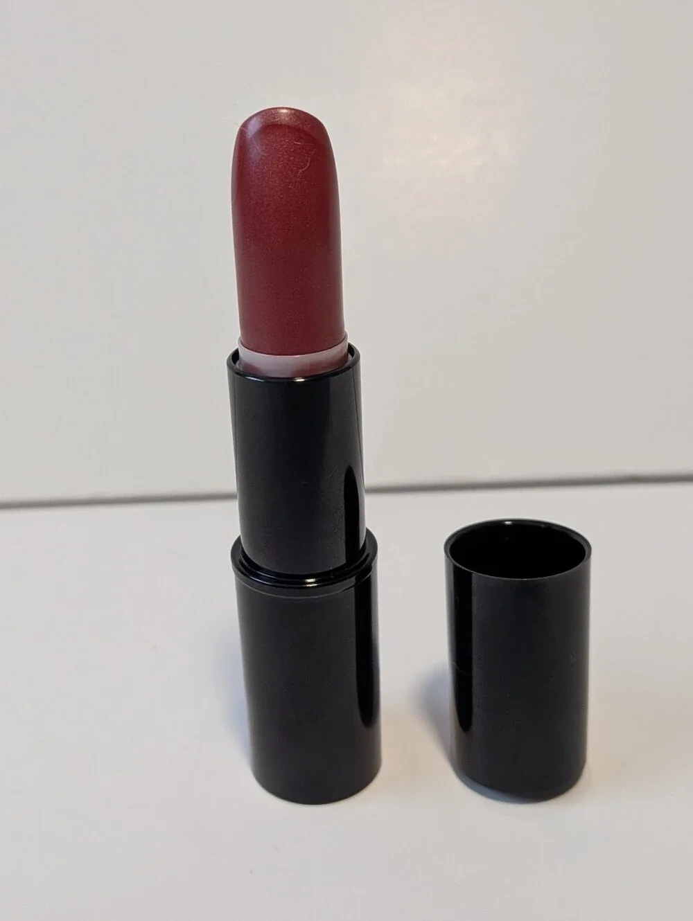 New'Lancome Lipstick Color Design Designer Bloom Sheen. It is a Standard Size